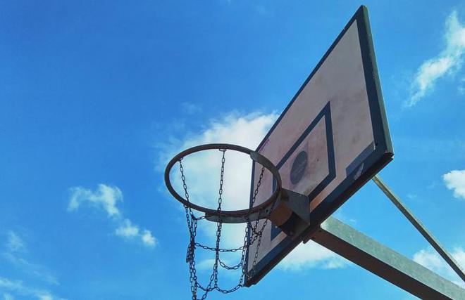 篮球场三分线标准尺寸_篮球所有的线宽为多少厘米_篮球线标准尺寸怎么画